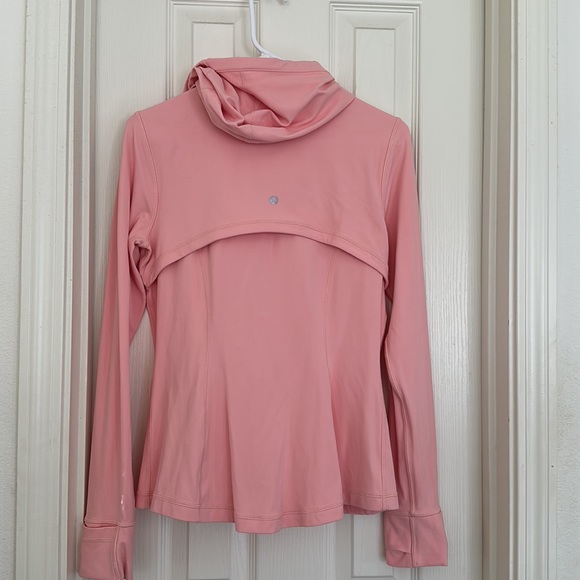 Lululemon define hooded jacket - Nulu fabric. - Picture 2 of 7